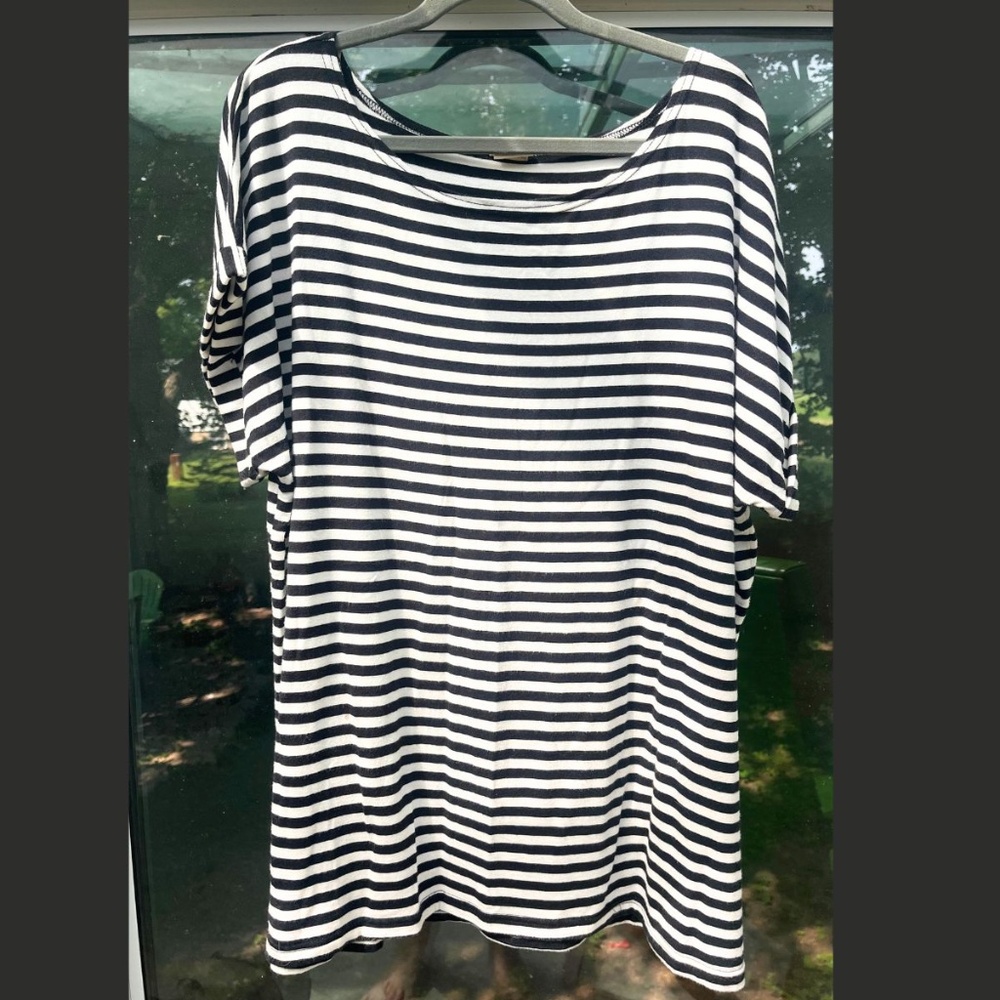 Buttercream Clothing Black & White Striped Short Sleeve Cuff Tee Women's Size 2X